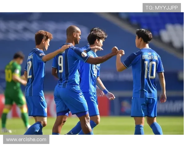 中超最新转会动态：多名球员加盟新队 竞争激烈引关注